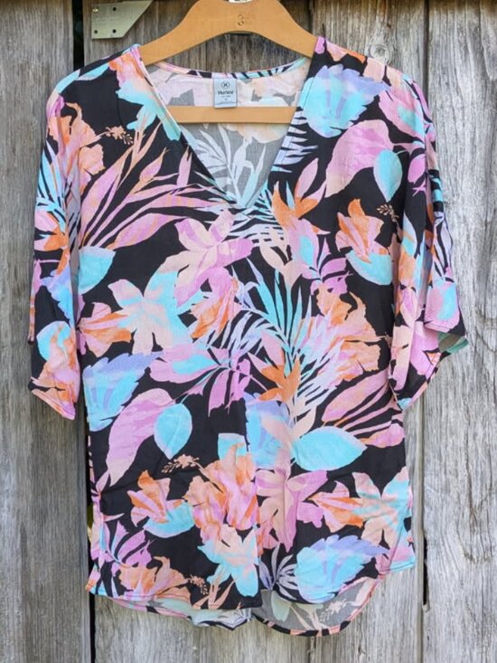 Hurley Tops - Hurley Tropical Crepe Top NWOT